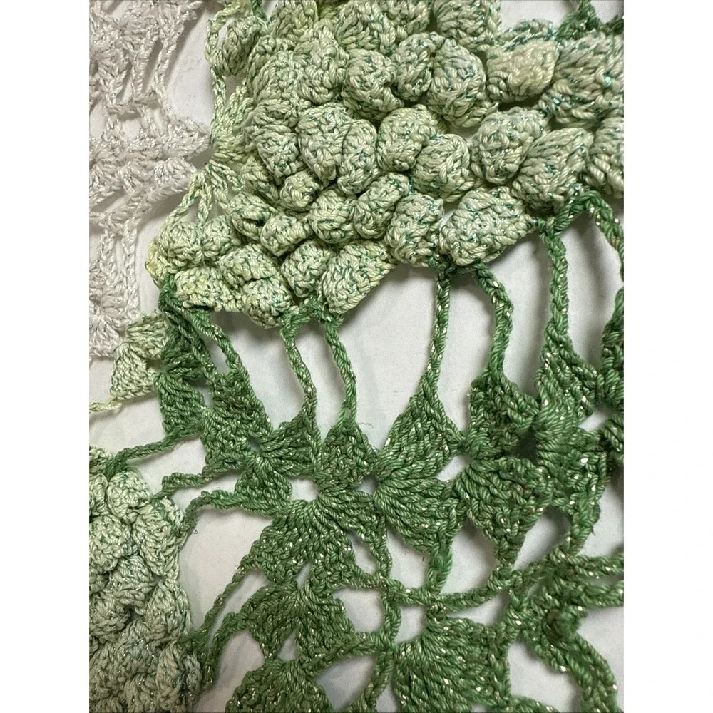 Doily 18 inch‎ diameter green and white with Glitter Thread &2 Small Coaster